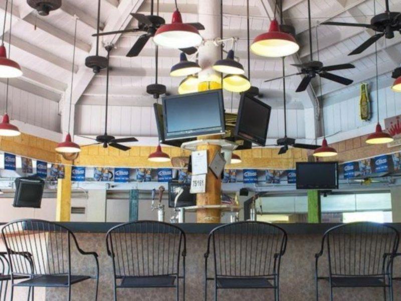 Hotel Baymont By Wyndham Tampa Near Busch Gardens Extérieur photo